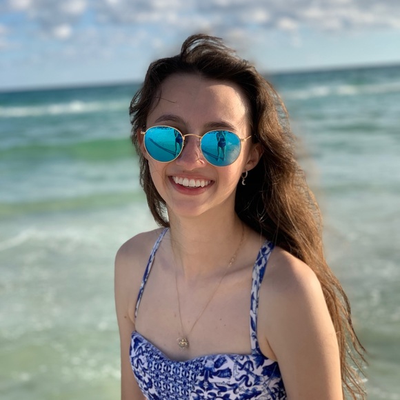 Meet your Posher, Ruthy - Picture 1 of 5